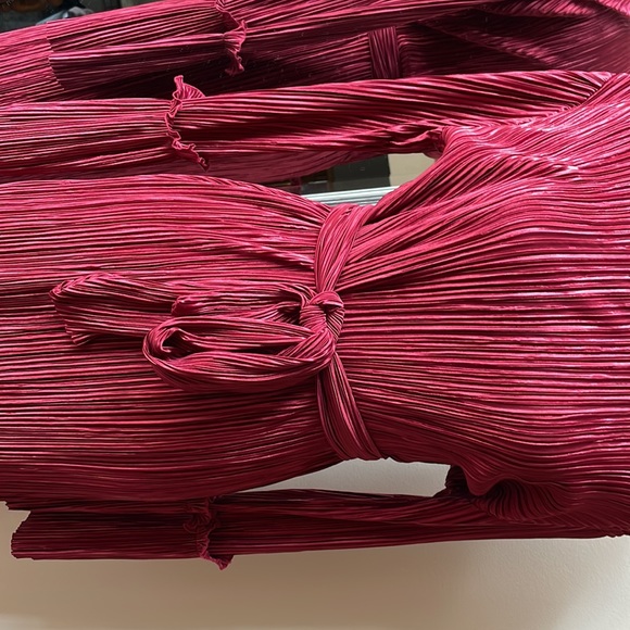 Red roush maxi dress with waist tie - Picture 4 of 5